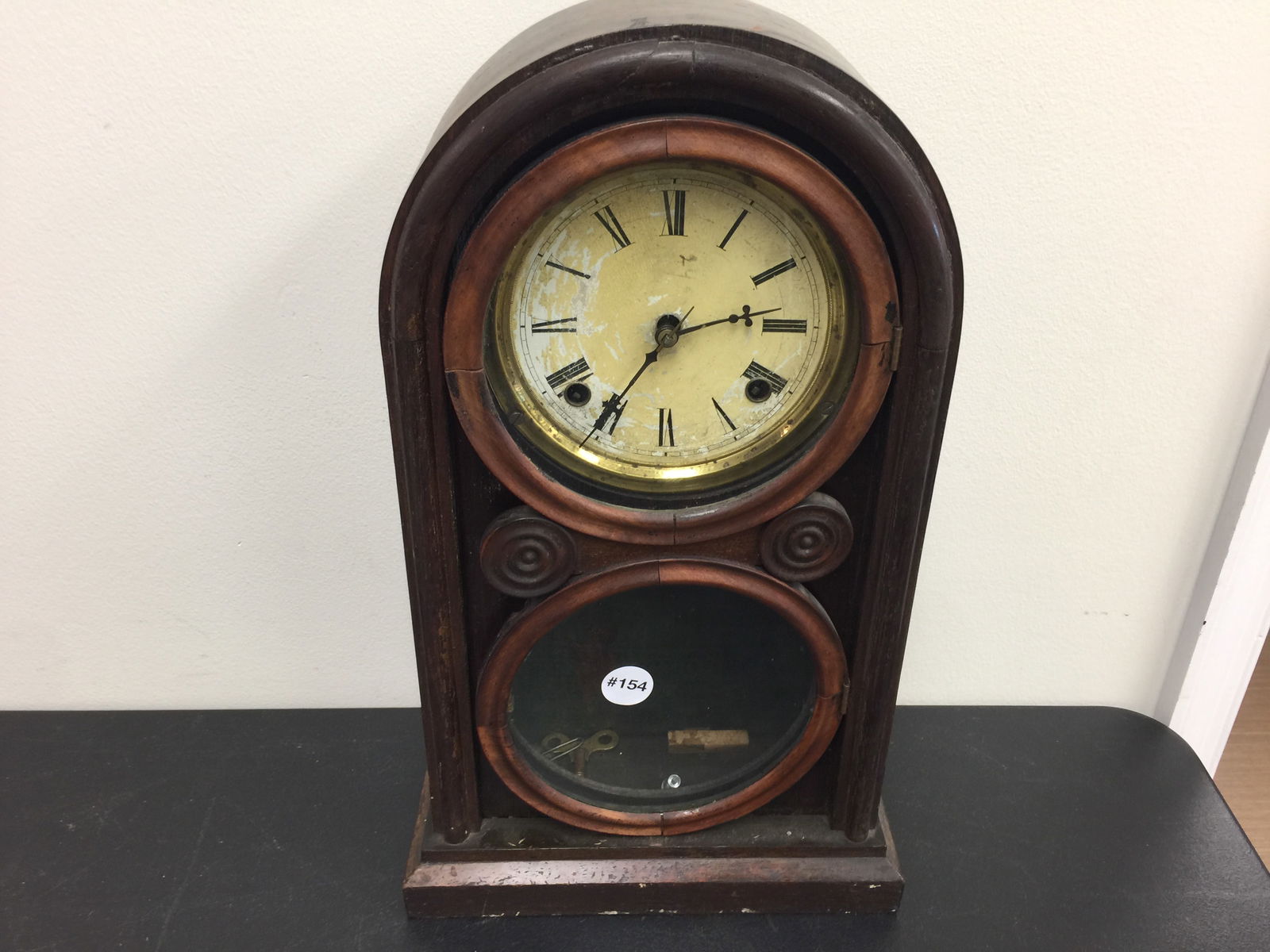 Ingraham Figure 8 Clock (1 of 3)