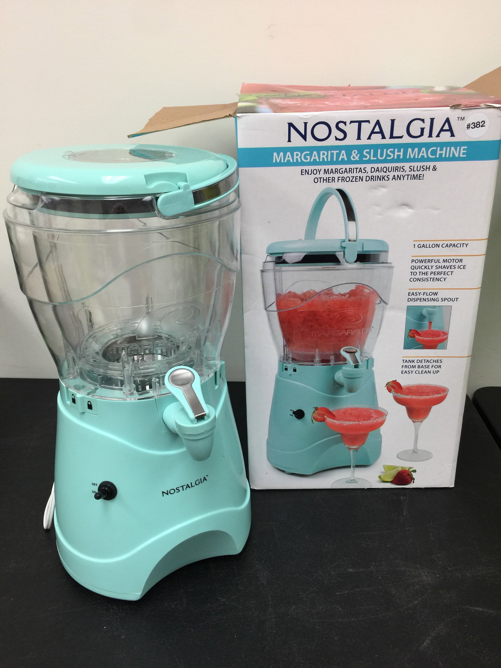 Nostalgia Slush Machine: nib.