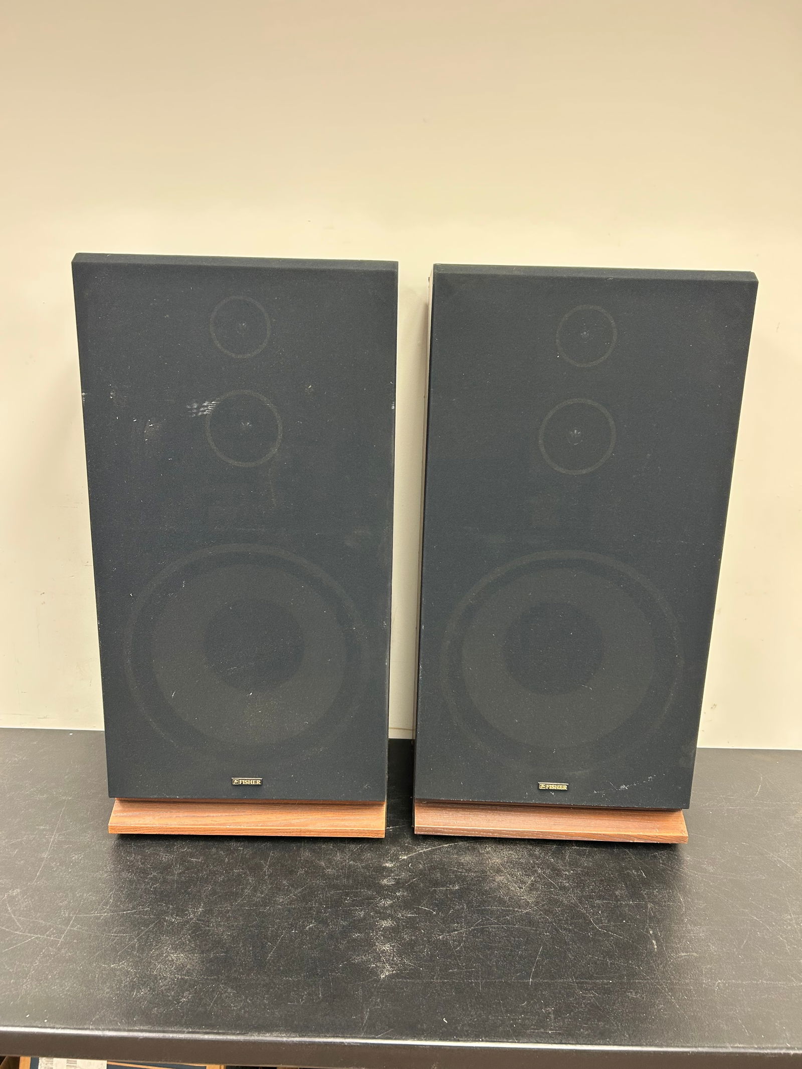Pair of Vintage Fisher STV-884 Speakers (1 of 6)