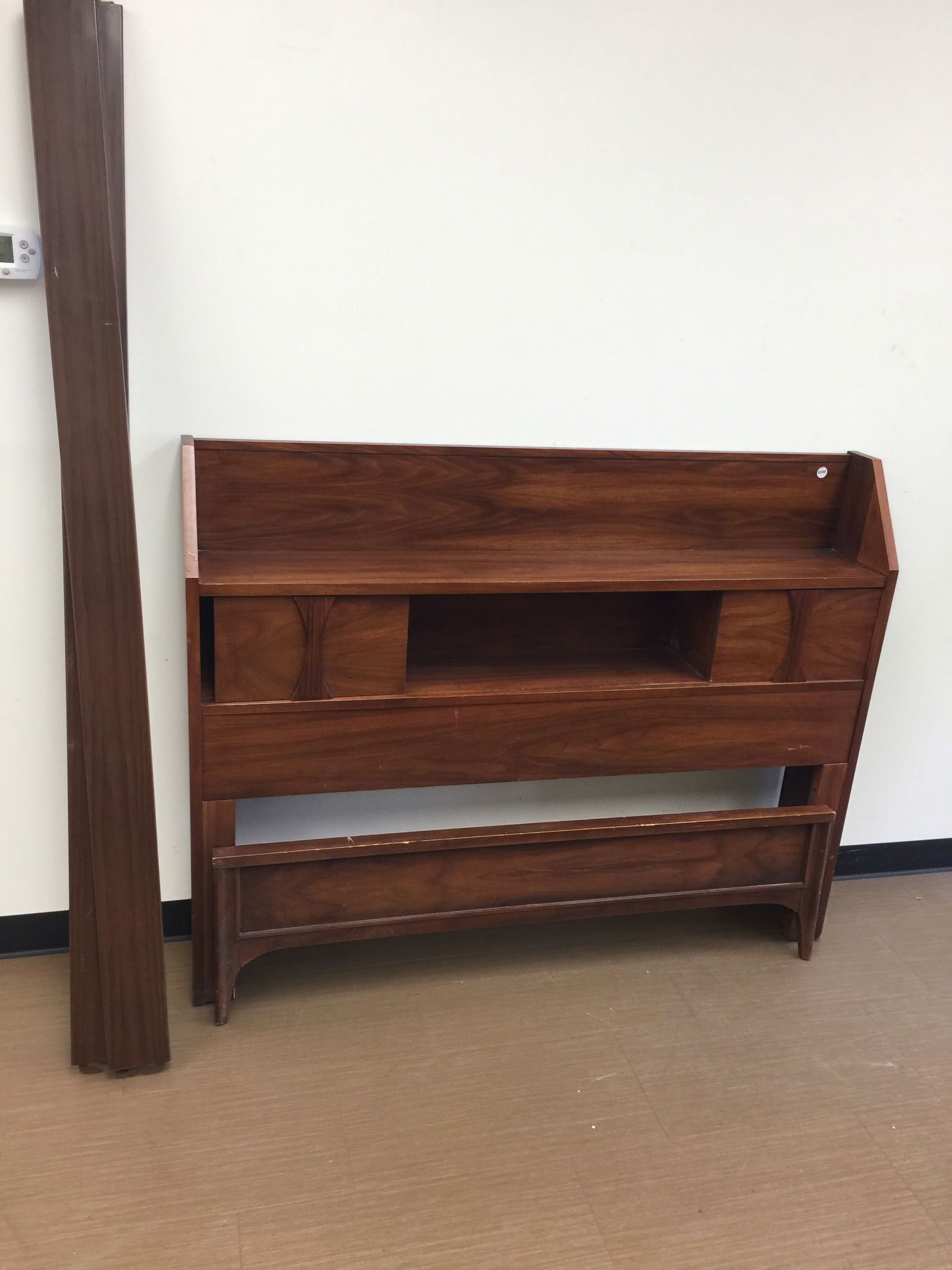 Kent Coffey "Perspecta" Bed (1 of 5)