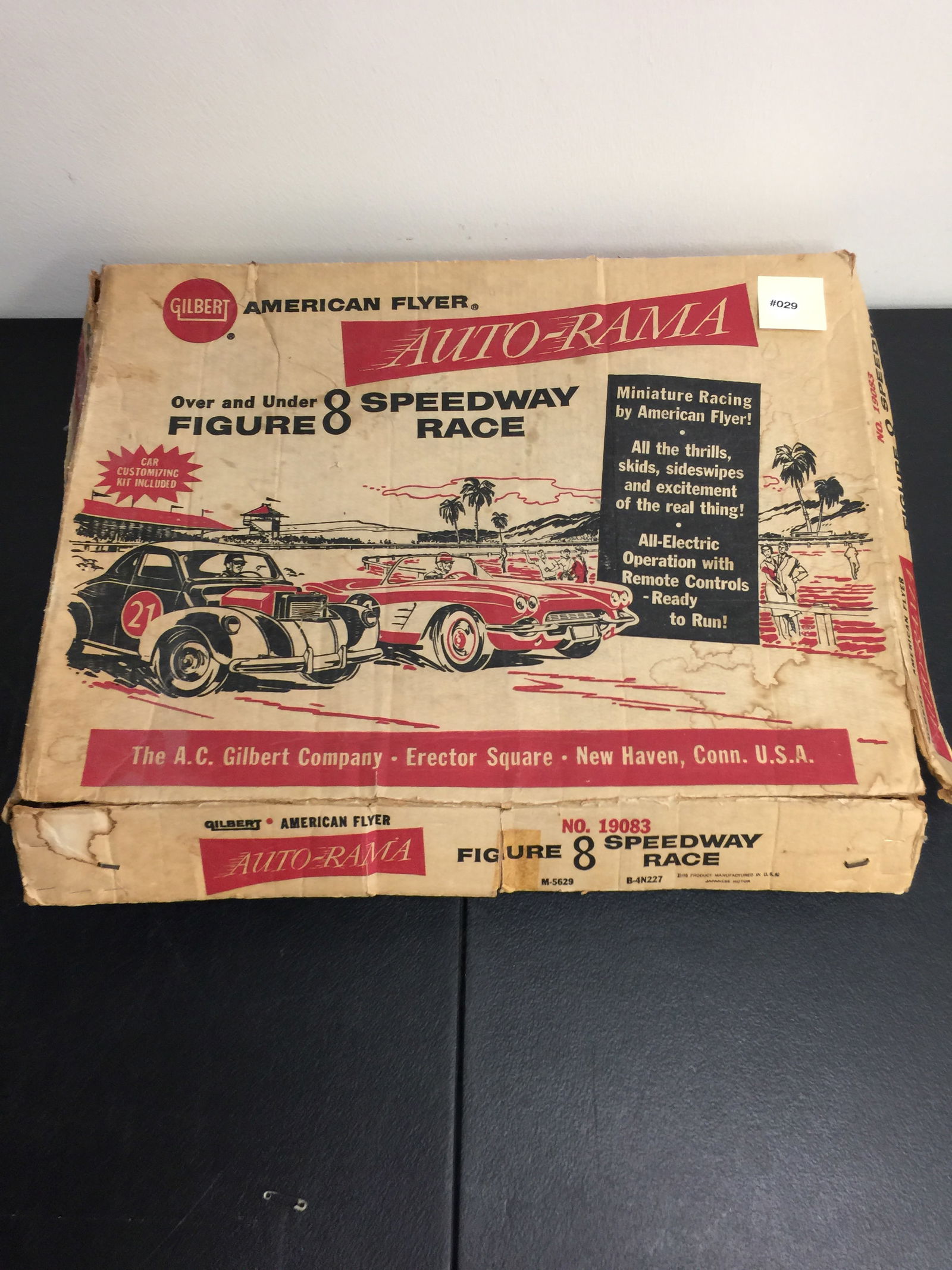 American Flyer Auto-Rama Speedway: in original 22" x 17" box, includes cars and many other pieces