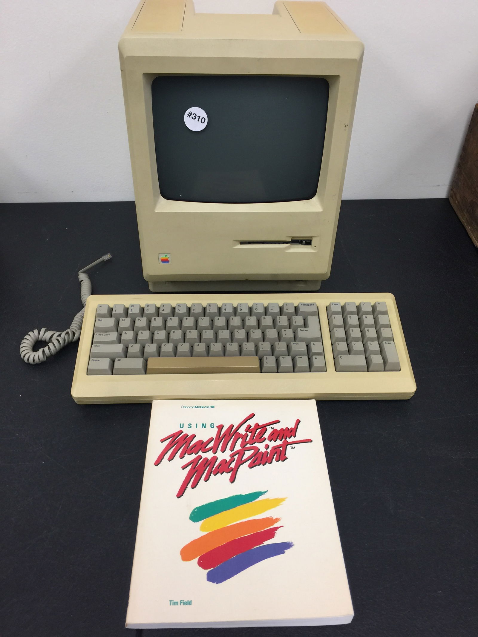 Apple Macintosh 512K Computer (1 of 5)