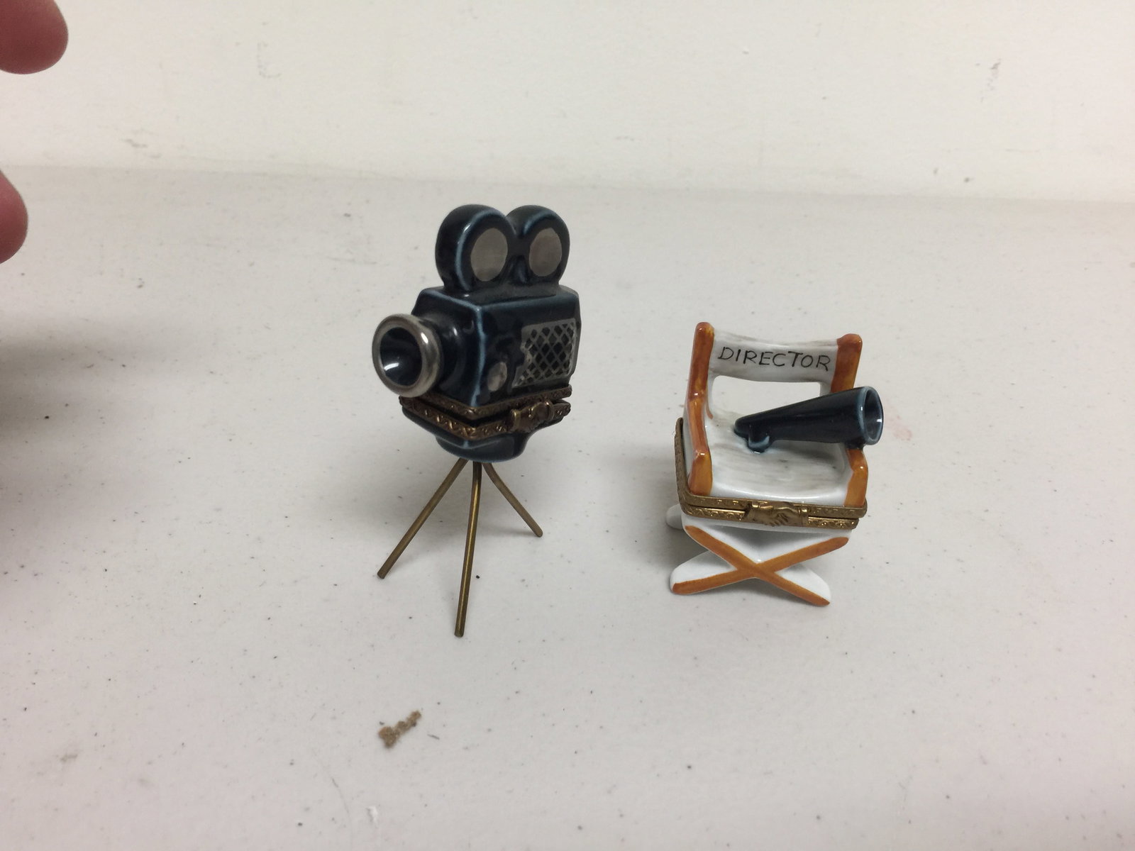 (2) Limoges Peint Main Trinket Boxes (1 of 2)