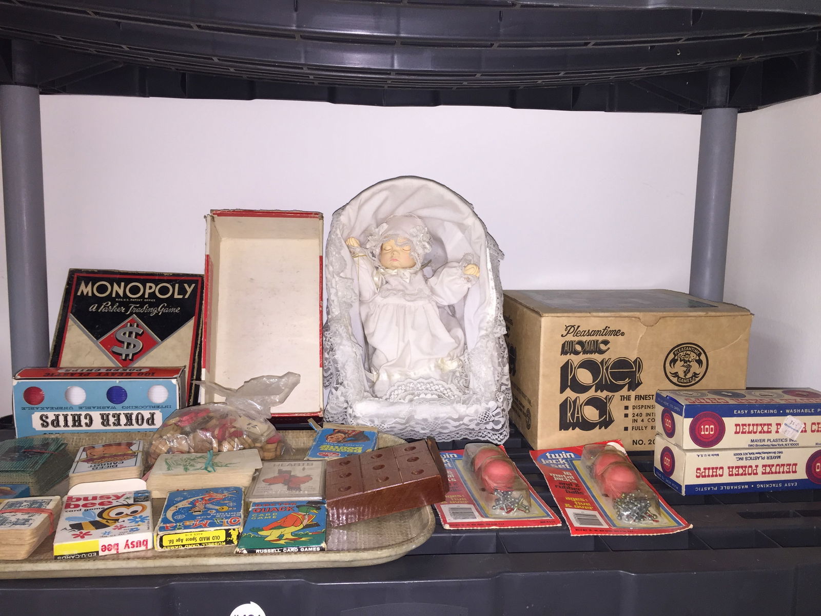 Vintage Games Plus: assorted games, poker chips and more