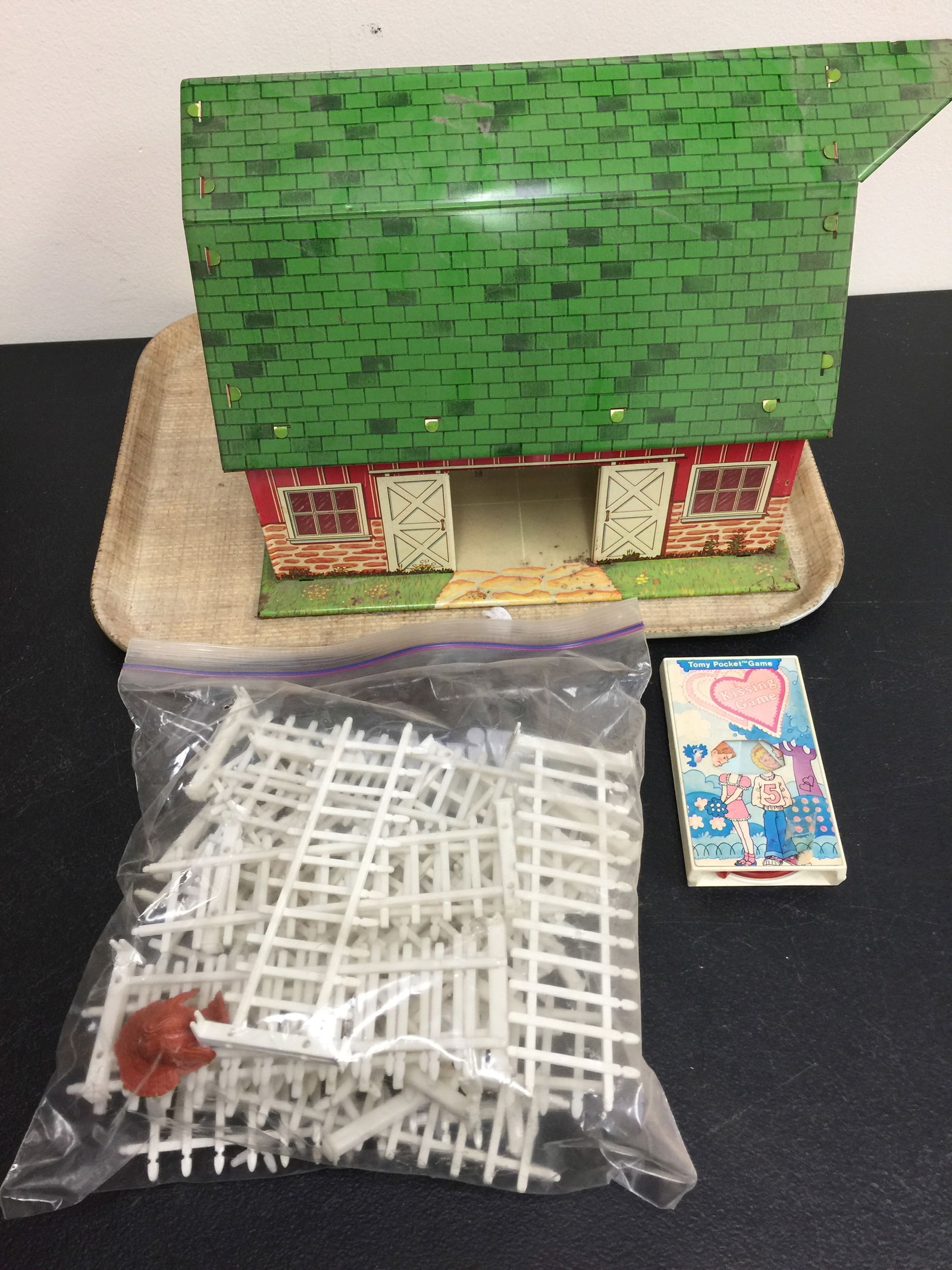 Tin Litho Lazy Day Farm (1 of 5)