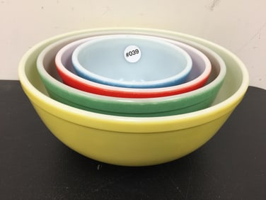 Nest of 4 Pyrex Bowls