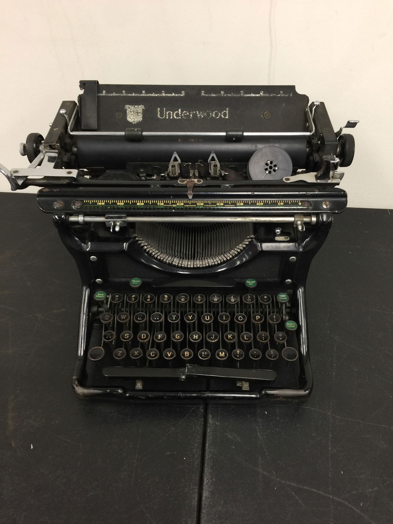 Vintage Underwood Typewriter (1 of 7)