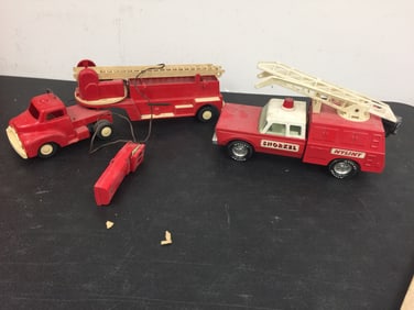 2 Fire Trucks