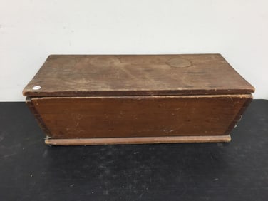 Primitive Dovetail Dough Box