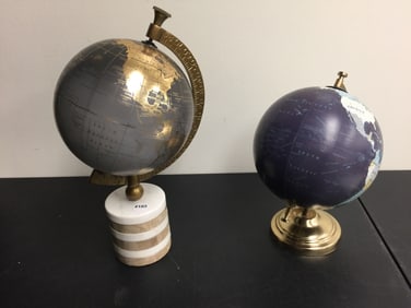 2 Globes