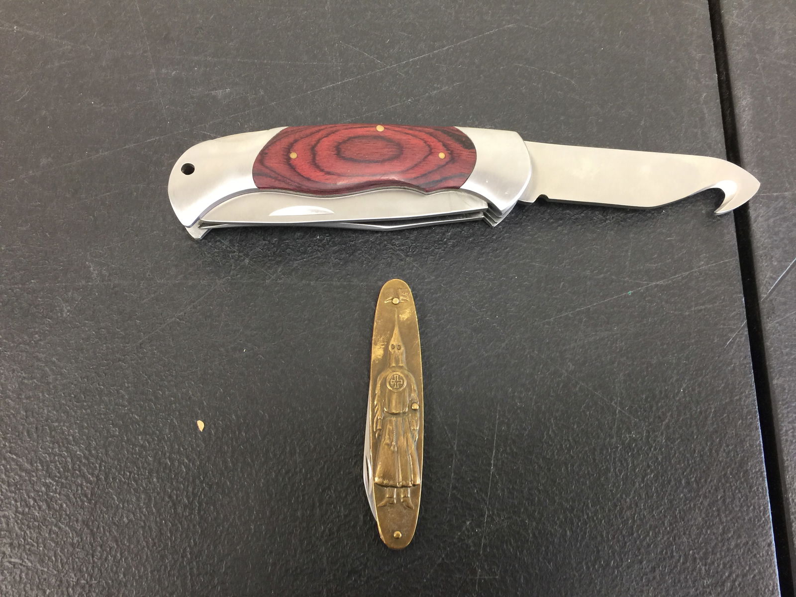 Pocket Knives (2) (1 of 4)