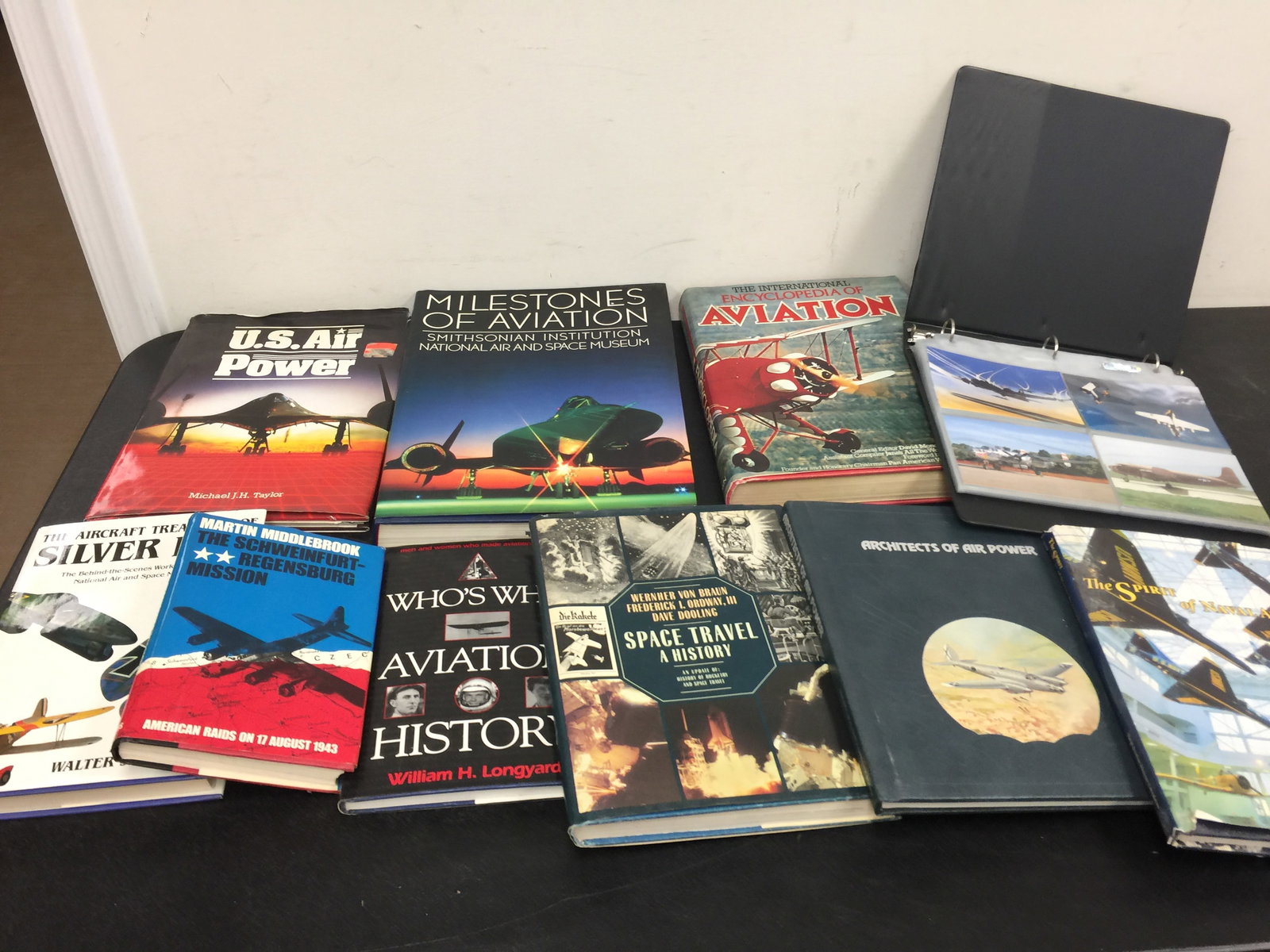 Vintage Aviation Books (1 of 5)