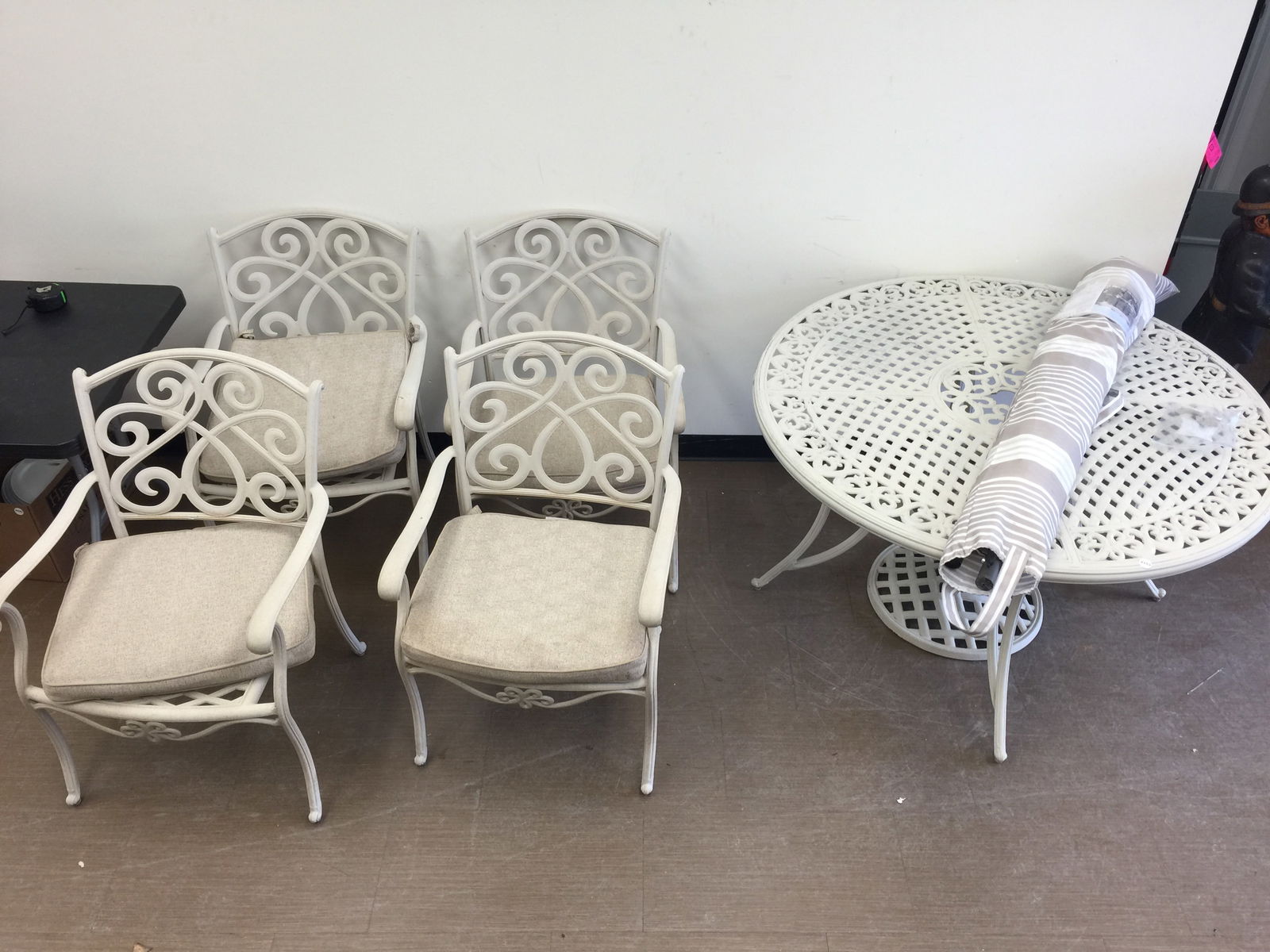 Wrought Iron Patio Set (1 of 6)