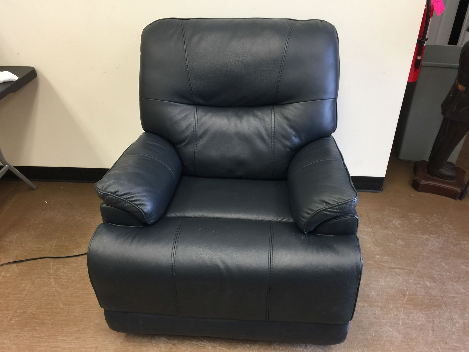 Jason Furniture Power Recliner (1 of 3)