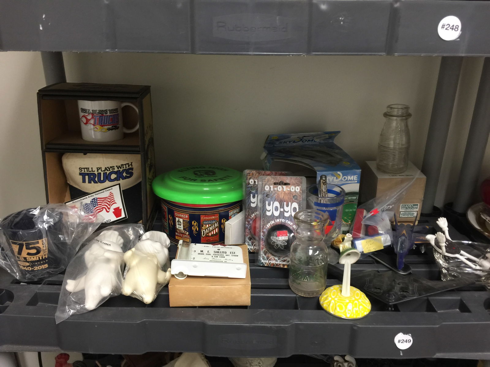 Collectible Lot: Includes replica baseball stadium, Pillsbury Dough Boy and more.