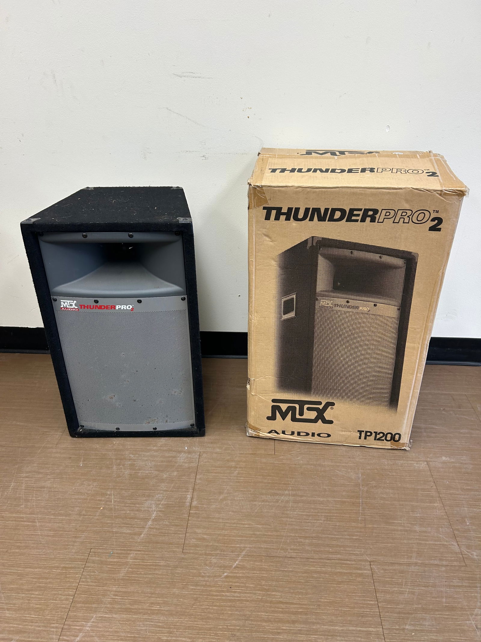 MTX TP 1200 Speaker (1 of 6)