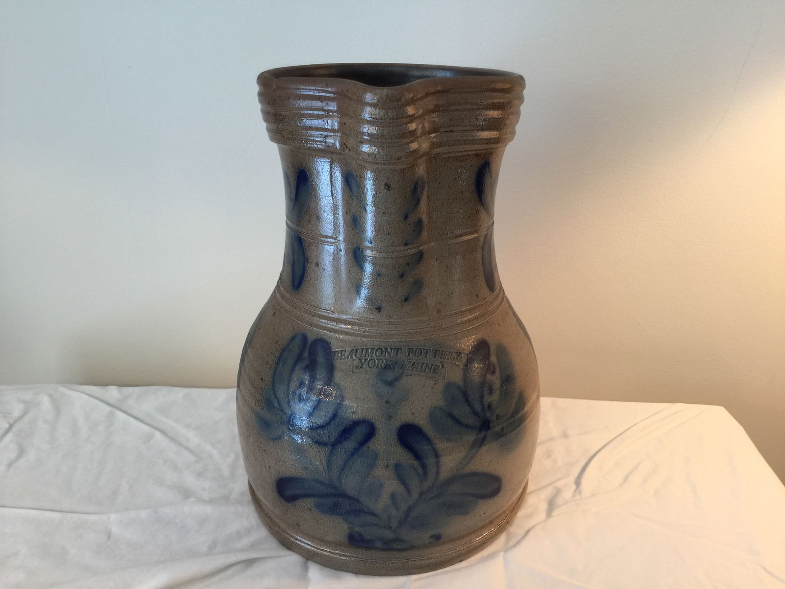 Beaumont Decorated Stoneware Jug (1 of 5)