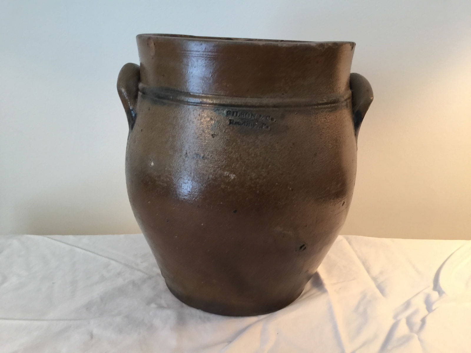 Gilson & Co. Reading Cobalt Decorated Crock (1 of 7)