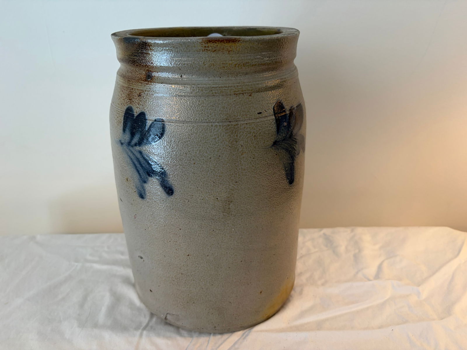 Decorated Stoneware Crock (1 of 4)