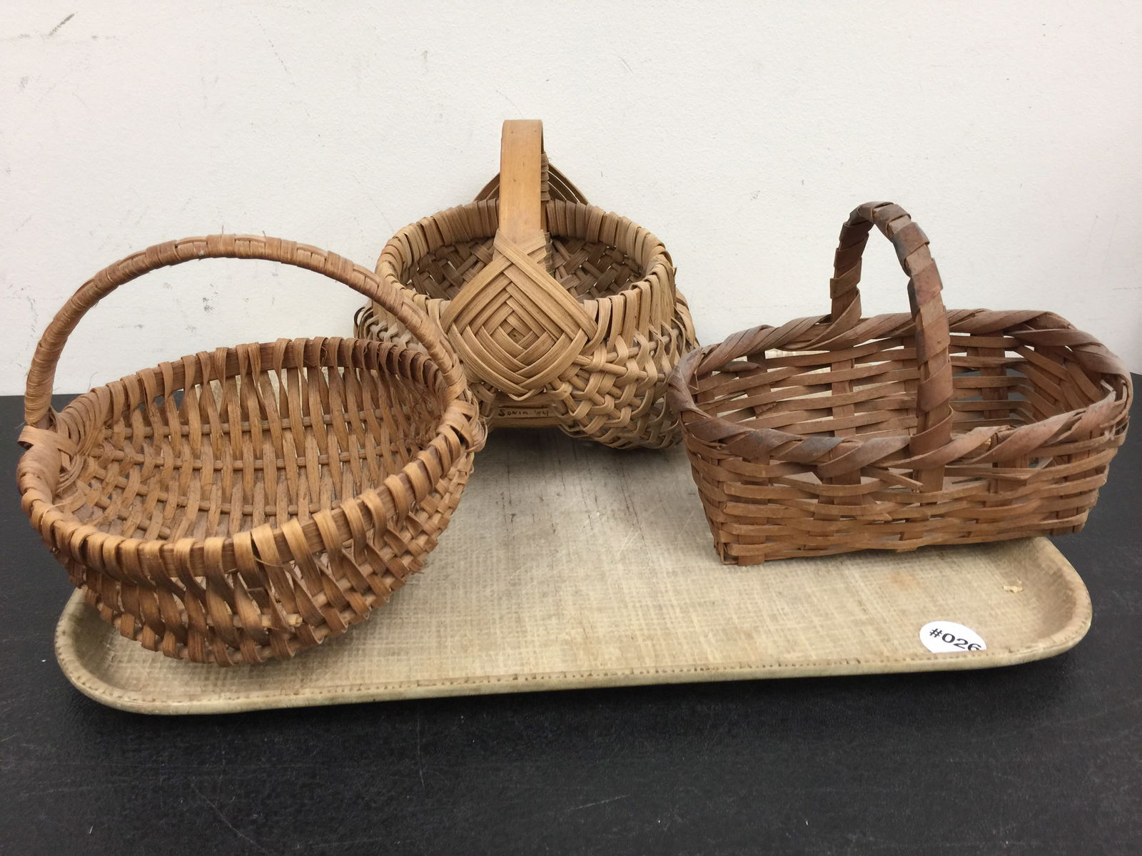 3 Vintage Baskets (1 of 4)
