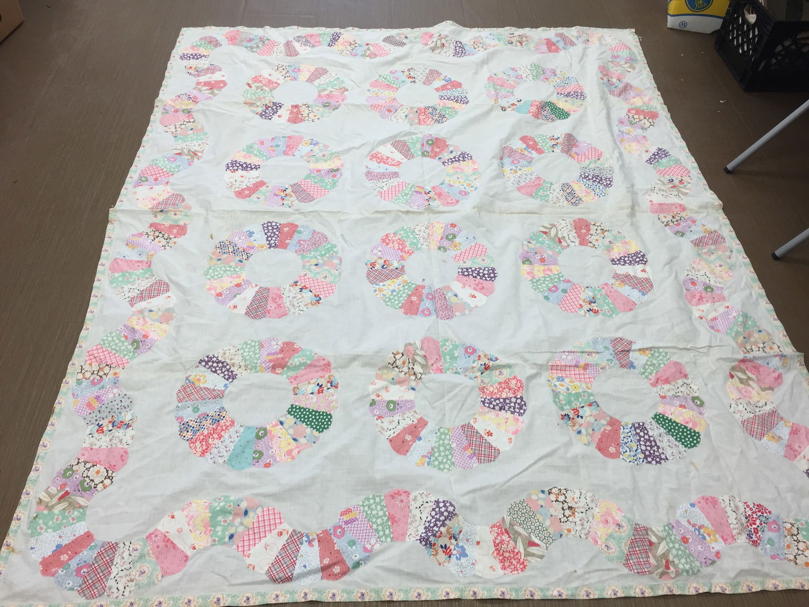 Dresden Wedding Ring Quilt (1 of 6)