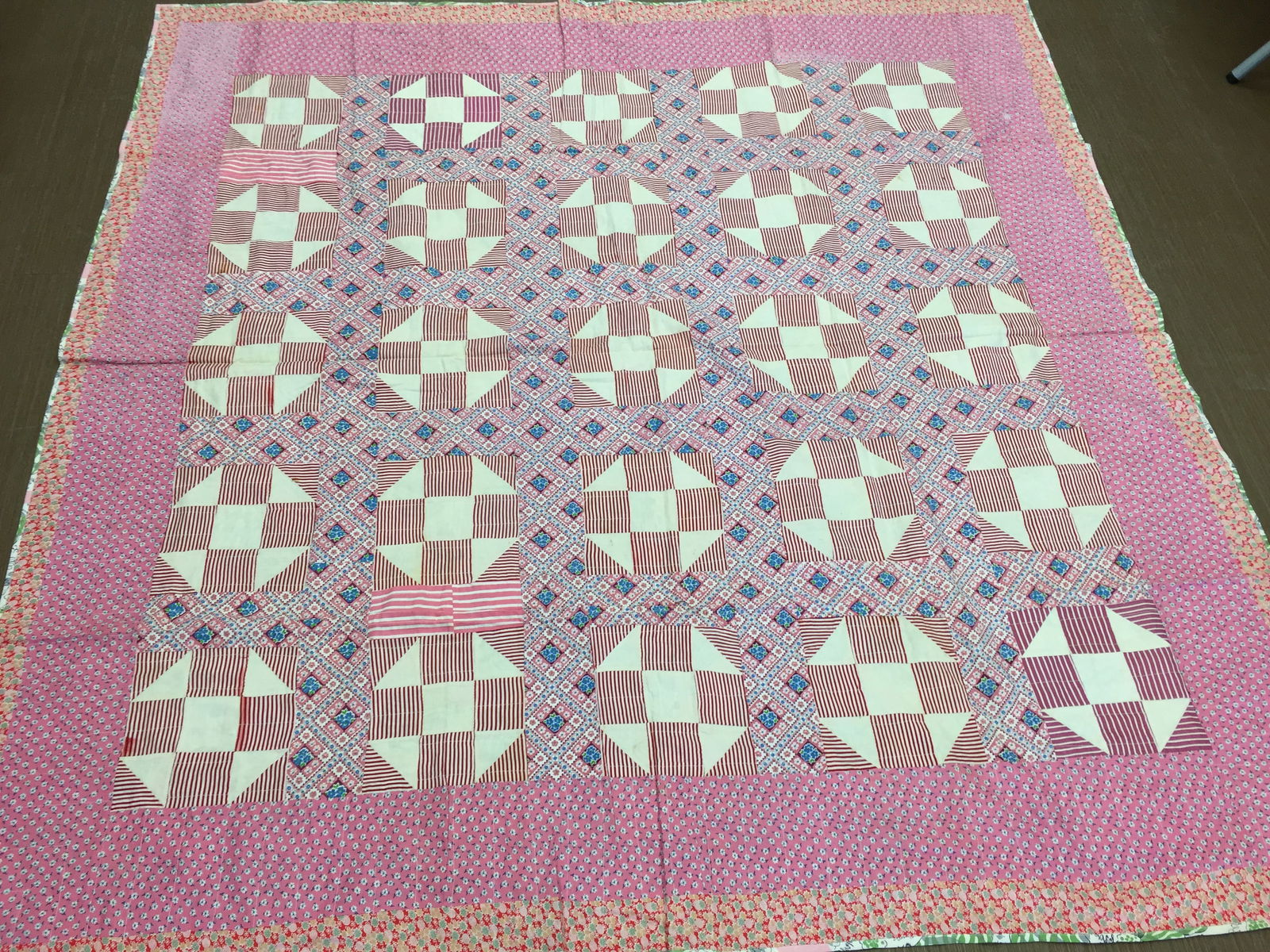 Block Pattern Quilt (1 of 4)