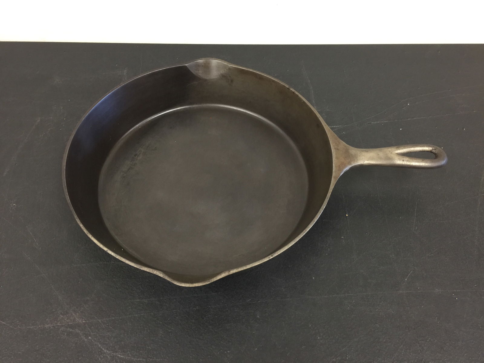 Vintage Wagner Cast Iron Pan (1 of 4)