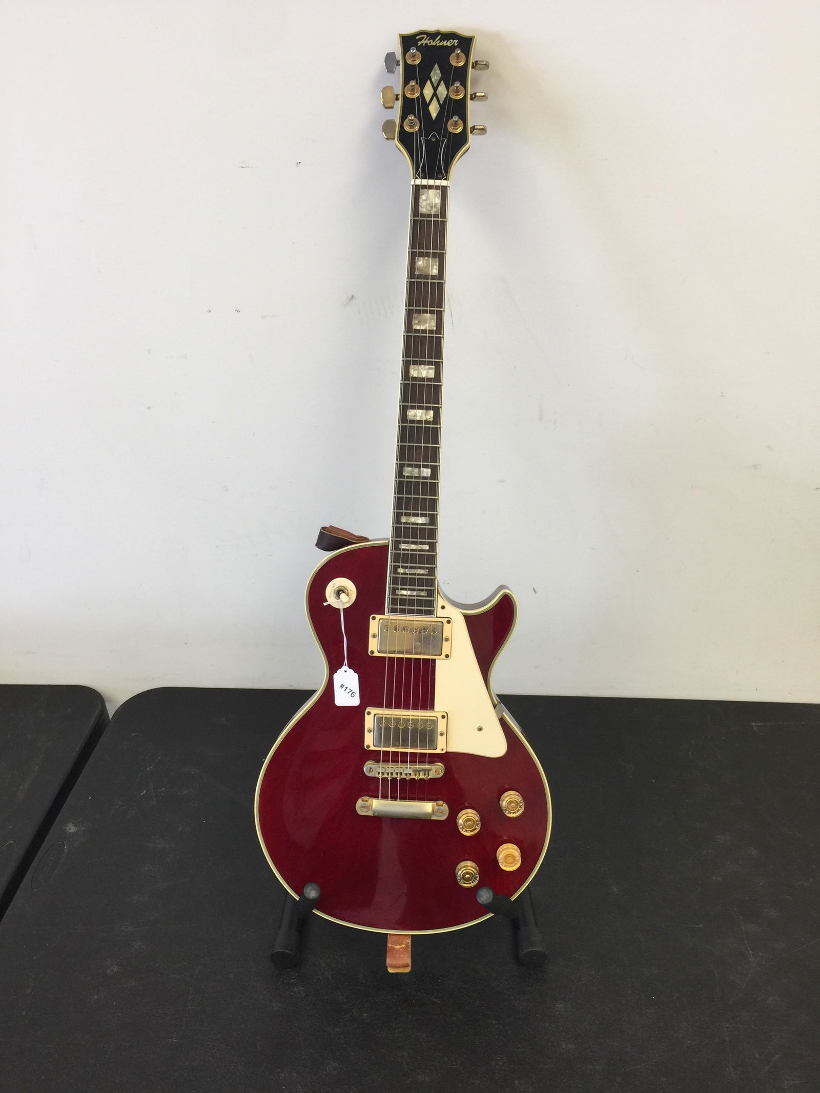 Hohner Les Paul Electric Guitar (1 of 9)