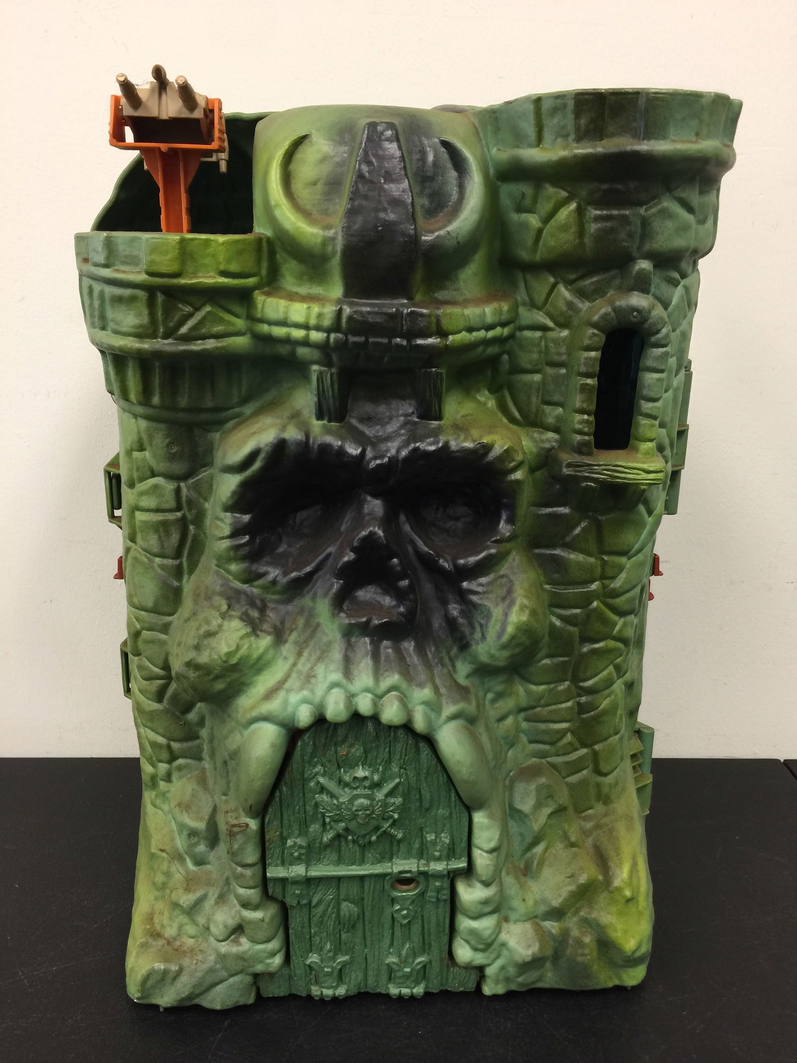 Vintage Castle Grayskull (1 of 6)