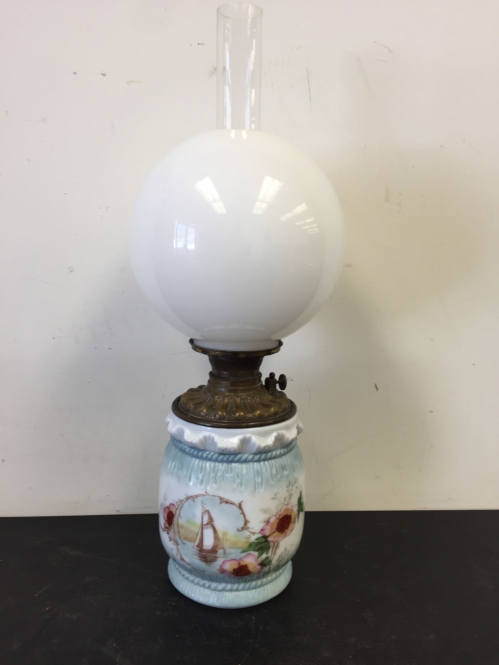 Antique GWTW Lamp: 27" H