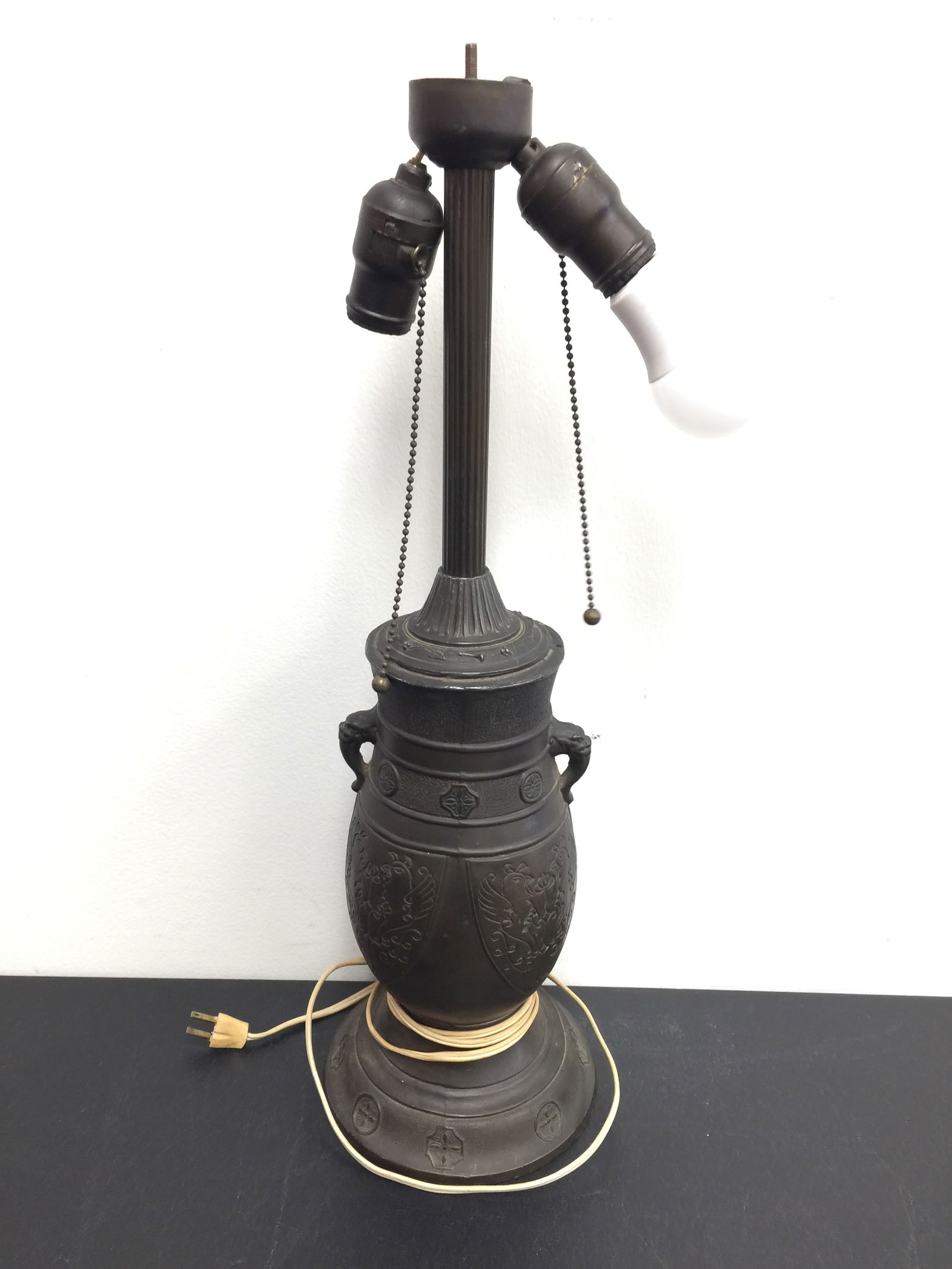 Bronze Asian Lamp (1 of 6)