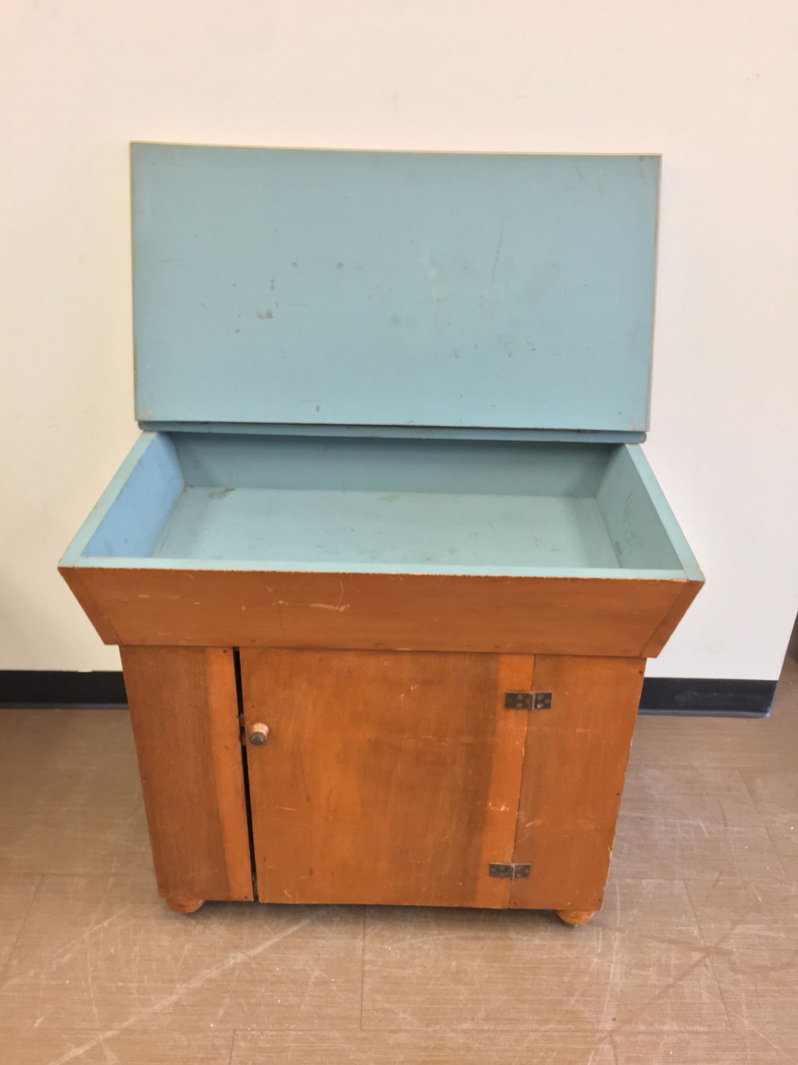 Antique 1 Door Drysink: has robin blue interior, 35" x 22" x 32", has lift lid, has dovetailed bottom