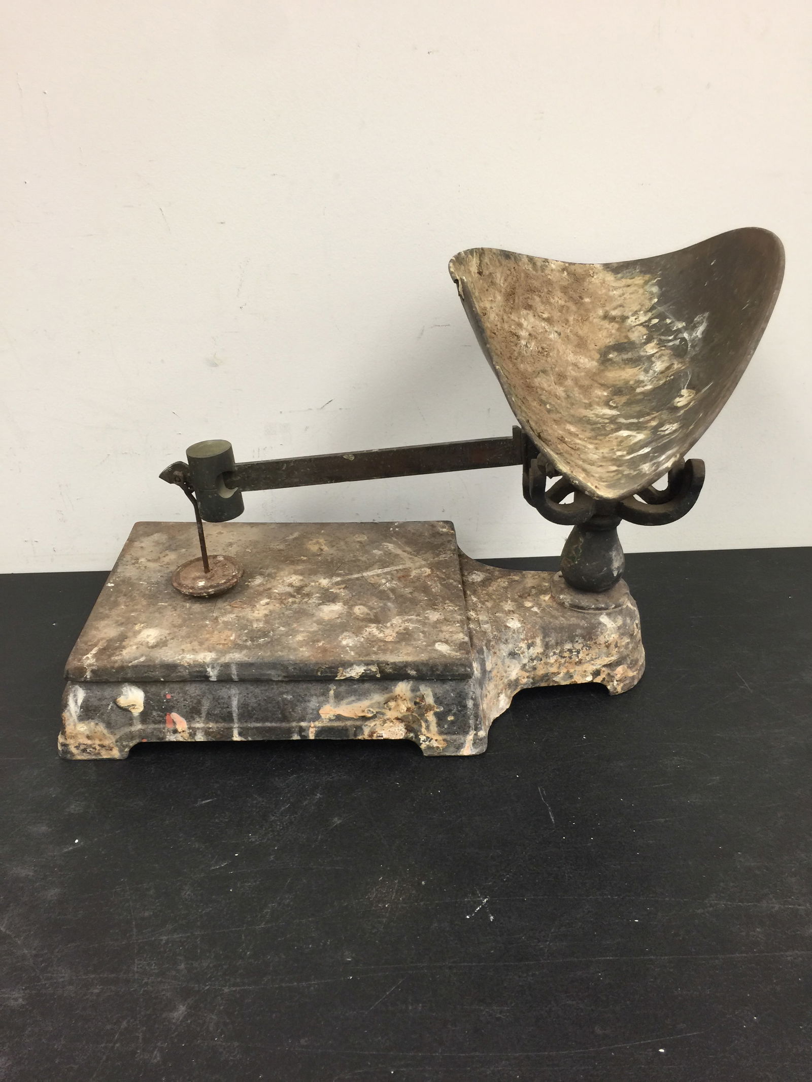 Antique Cast Iron Scale (1 of 4)