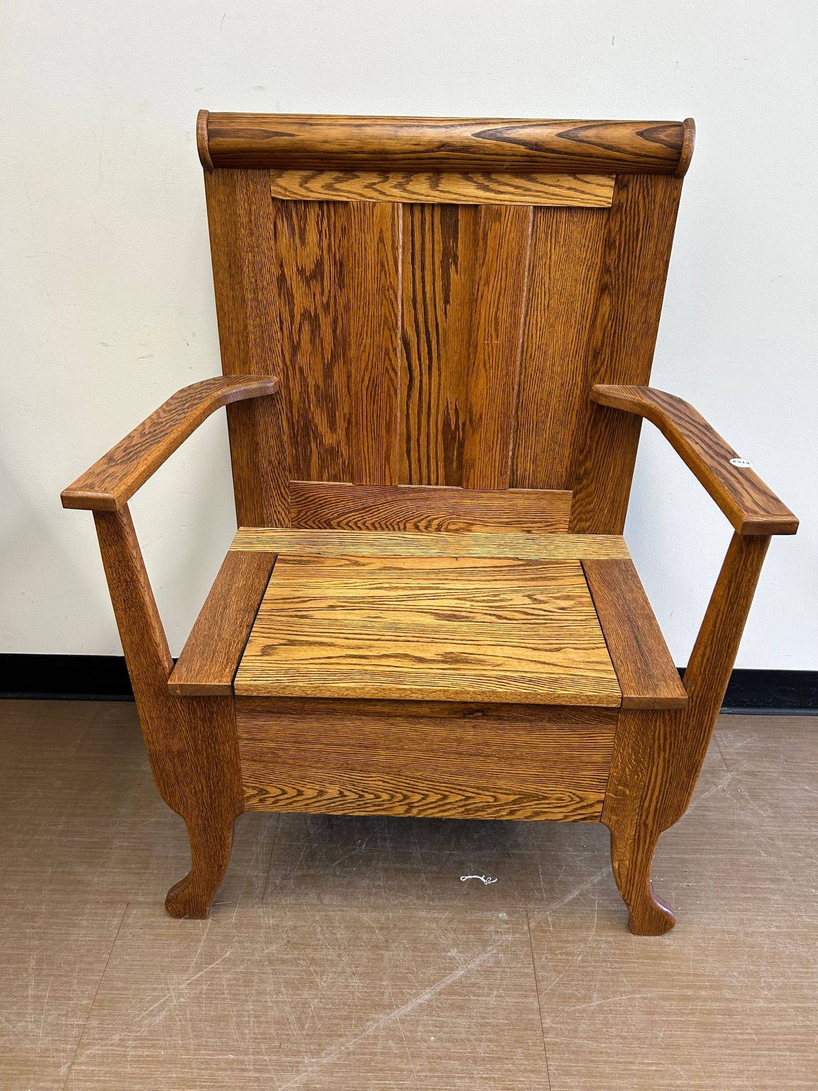 Antique Oak Hall Bench: lift lid, 31"x17"x42".