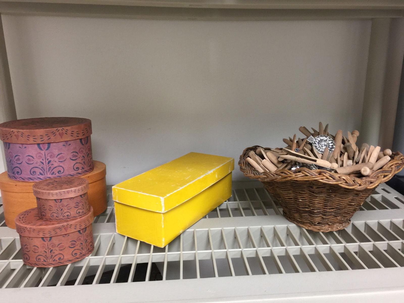 Mixed Country Lot: faux nest of boxes, clothes pin plus.