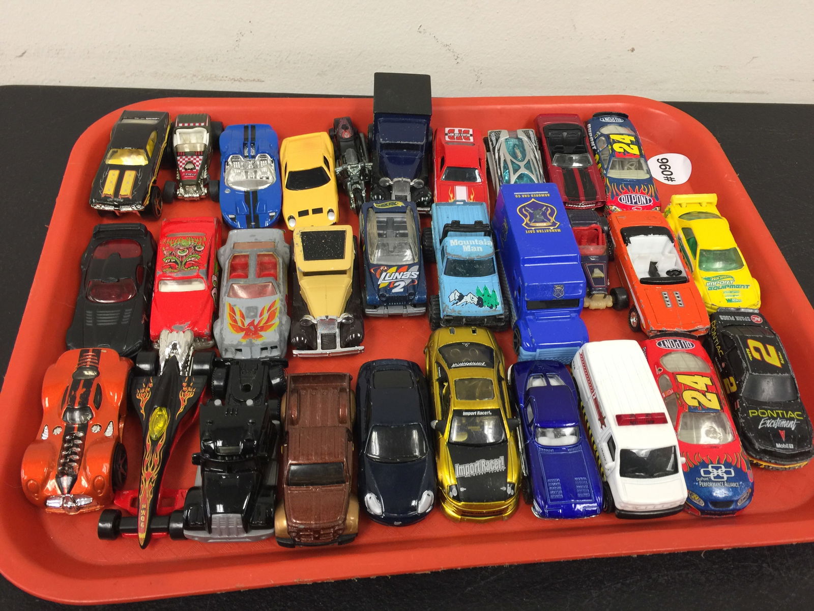Hot Wheels Matchbox Plus: Selection of hot wheels, matchbox, plus