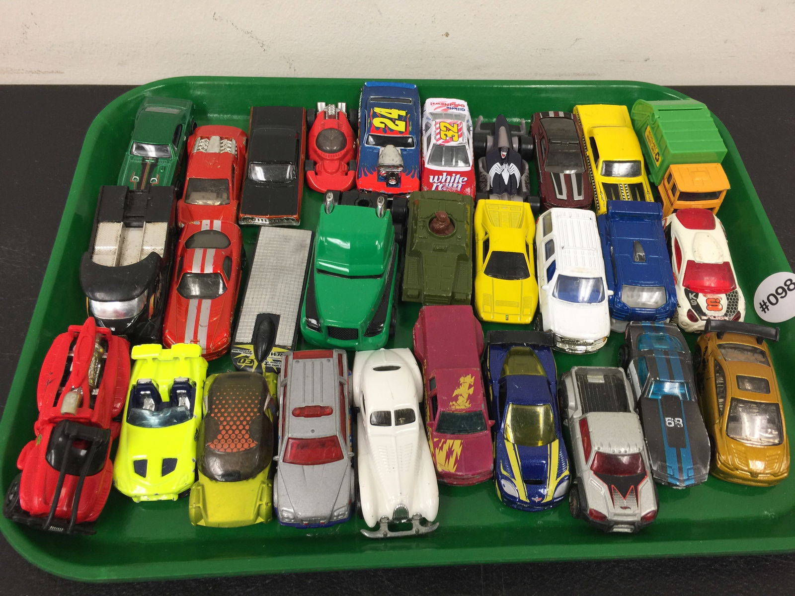 Hot Wheels Matchbox Plus: Selection of hot wheels, matchbox, plus