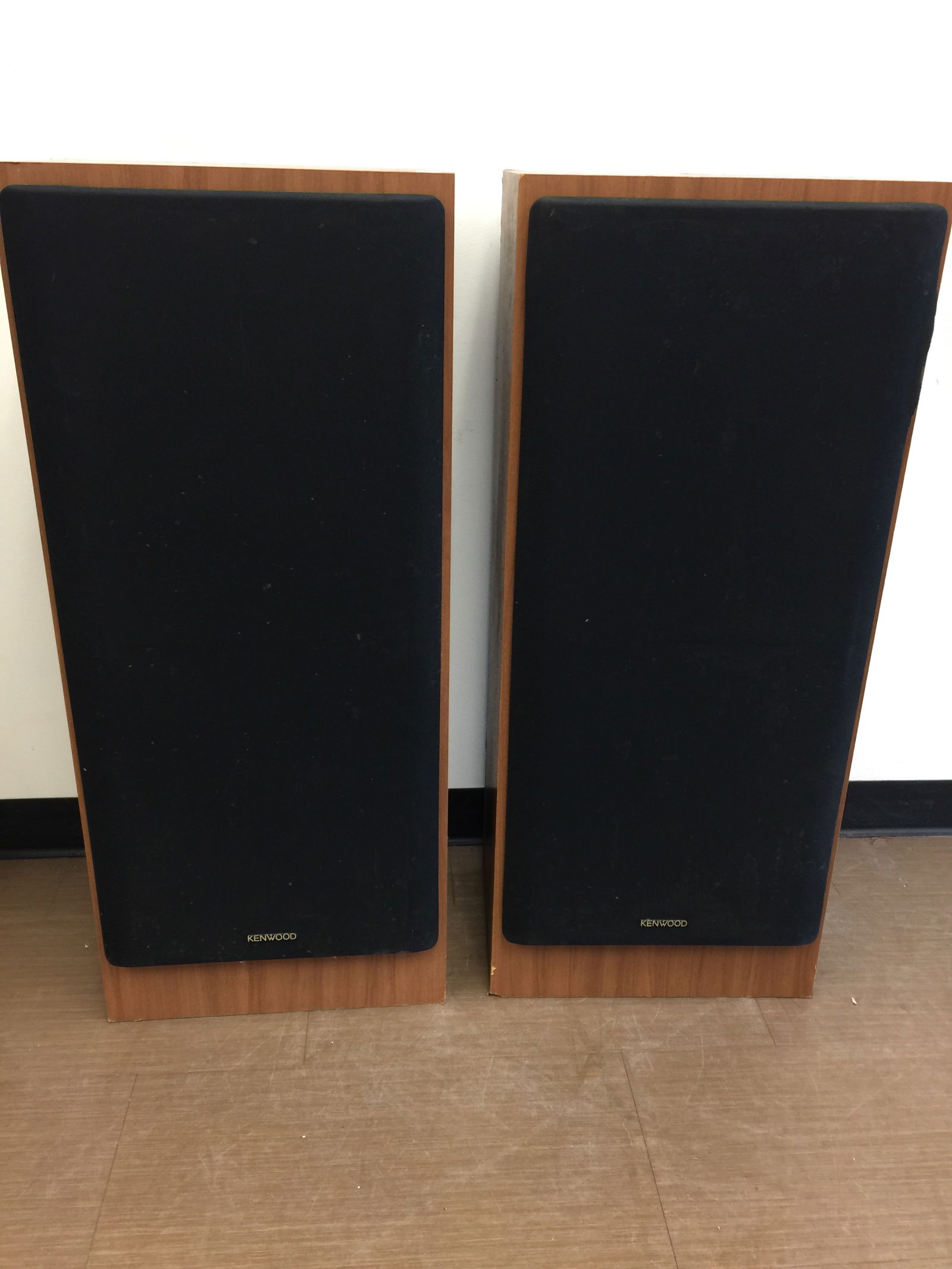 Pair of Vintage Kenwood Floor Speakers (1 of 7)
