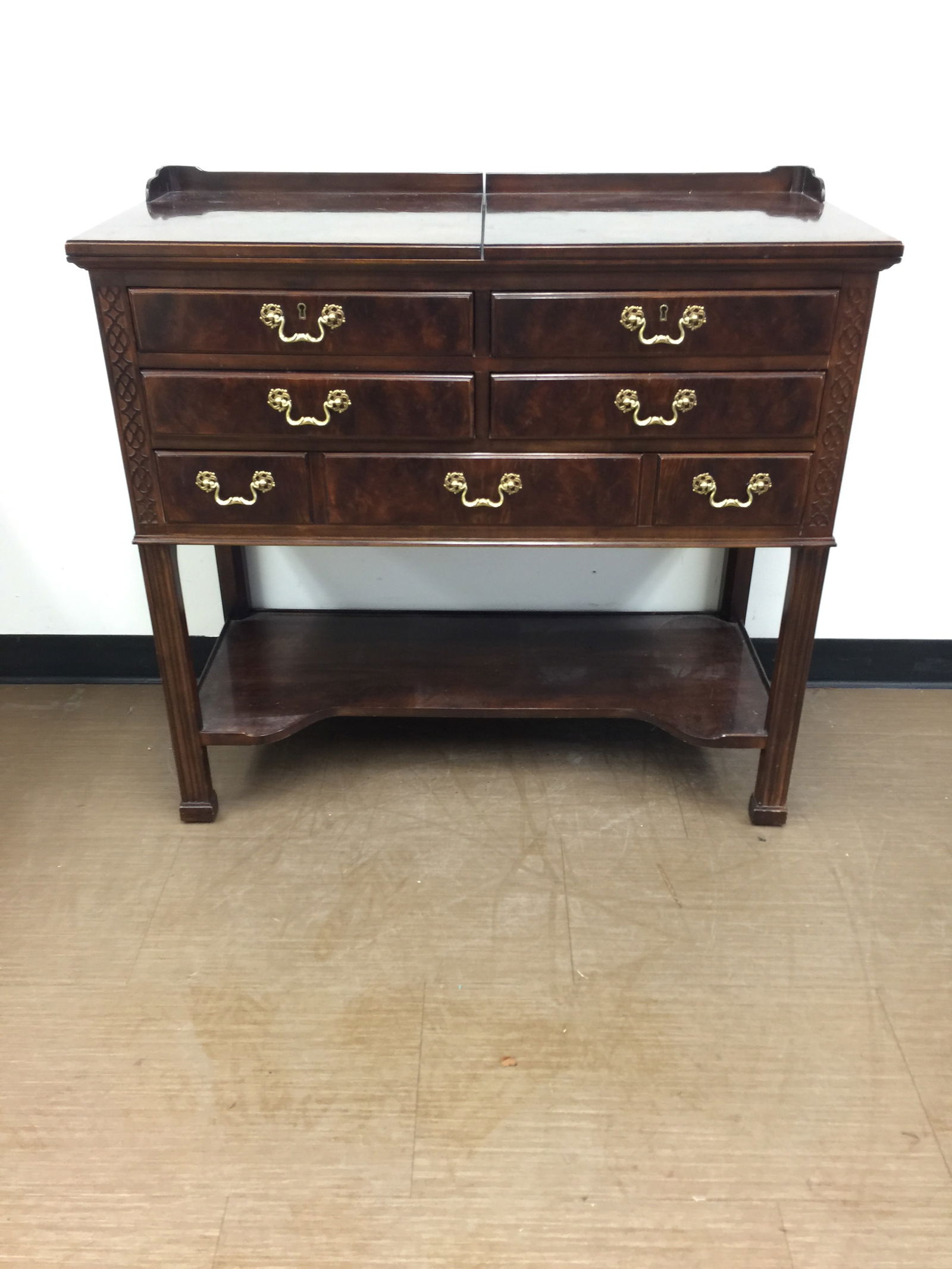 Mahogany PA House Chippendale Style Server (1 of 7)