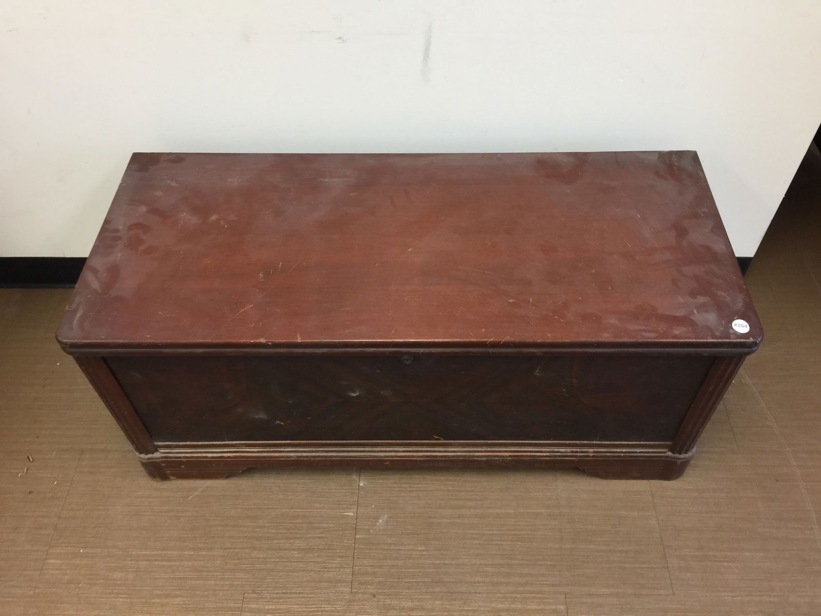 Montgomery Ward Cedar Chest (1 of 2)