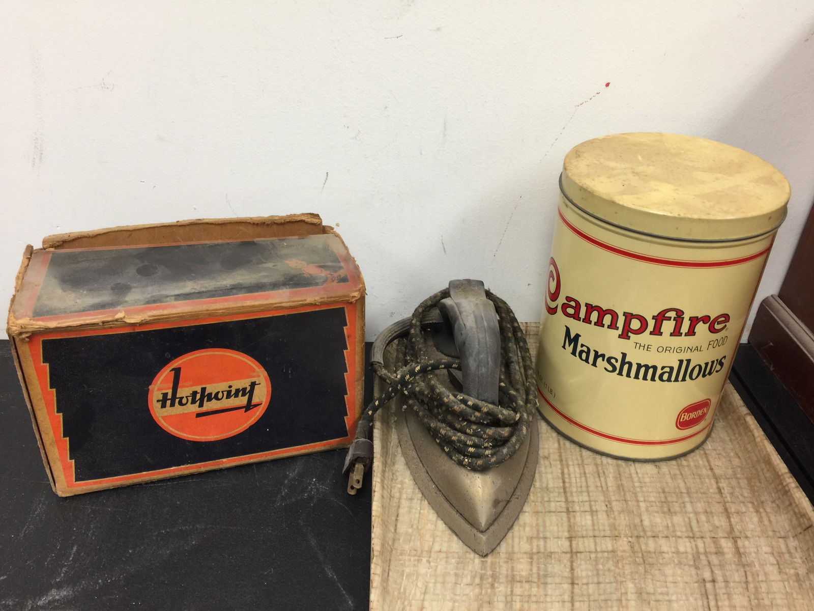 Vintage Advertising Lot: Includes a 9" H marshmallow tin, vintage Hotpoint Iron
