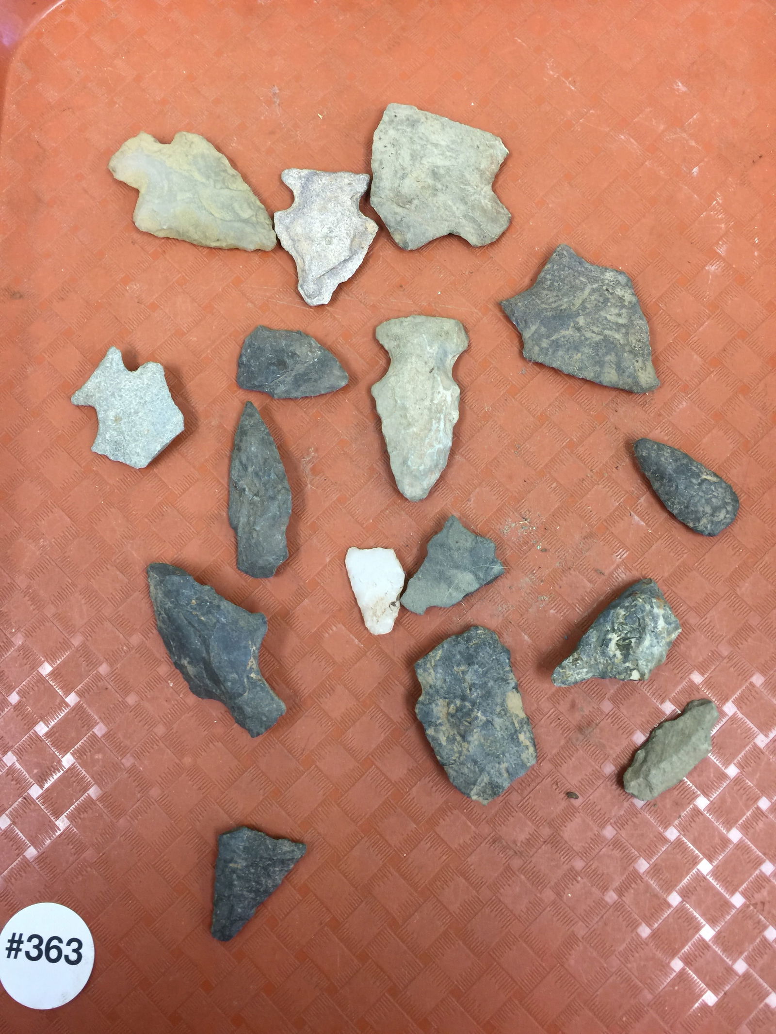 Antique Arrowheads: Largest 2".