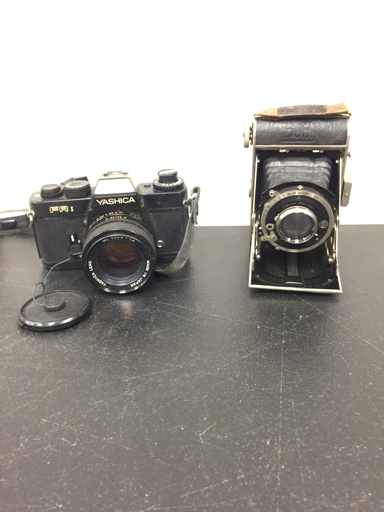 2 Vintage Cameras (1 of 5)