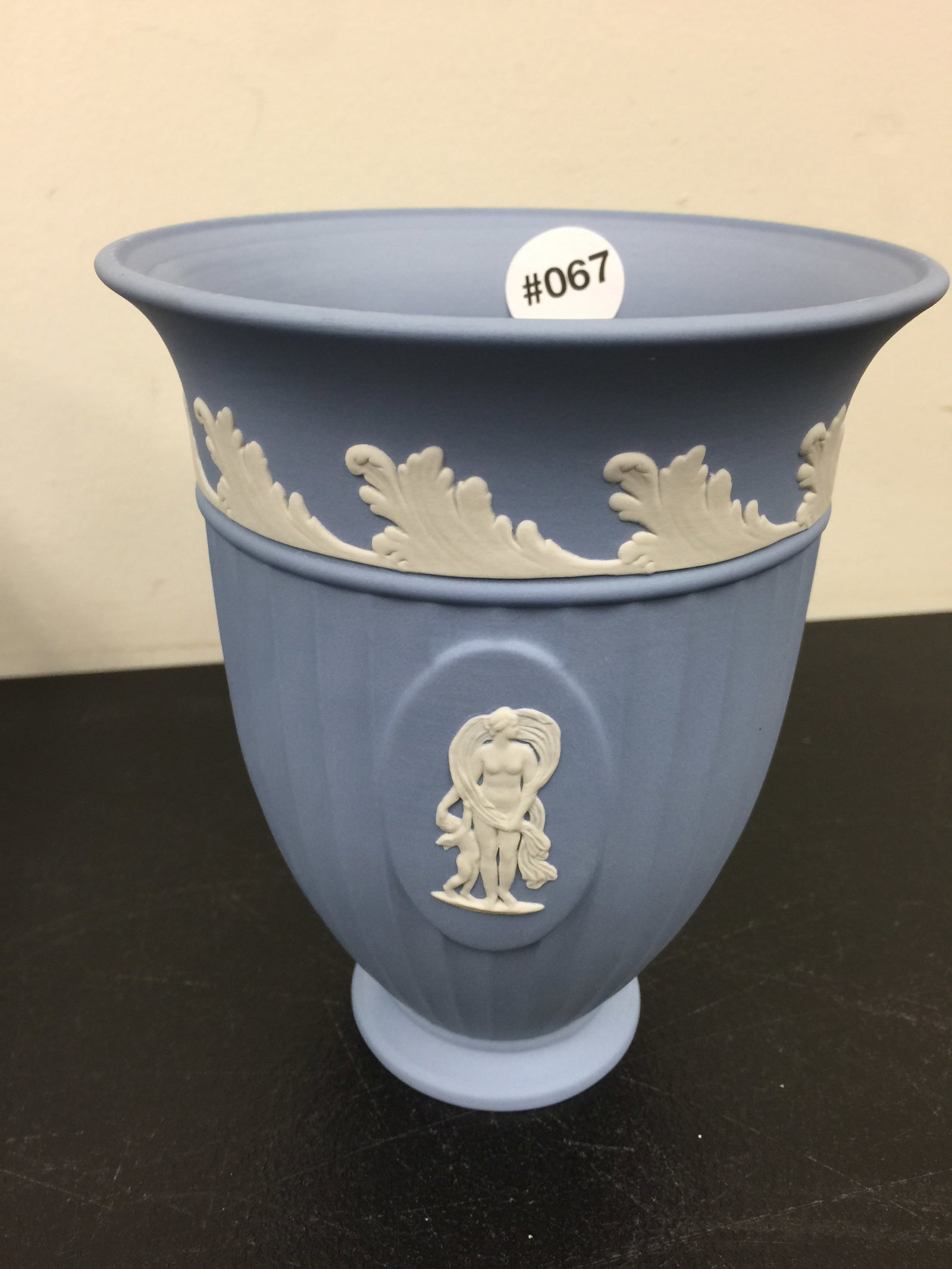 Wedgwood Cameo Vase (1 of 3)