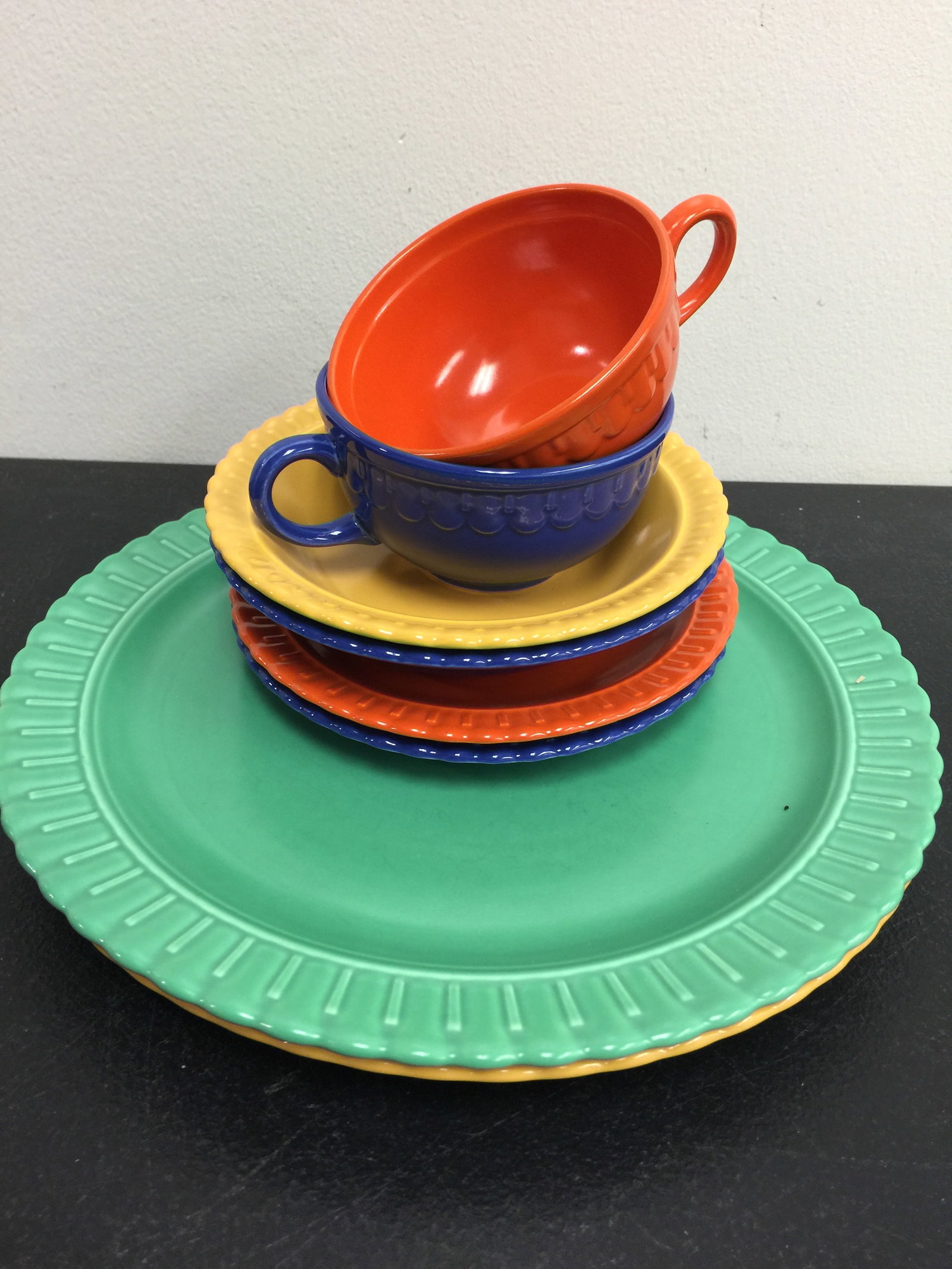 8 Pcs Vistosa Ceramics: Largest 10" W