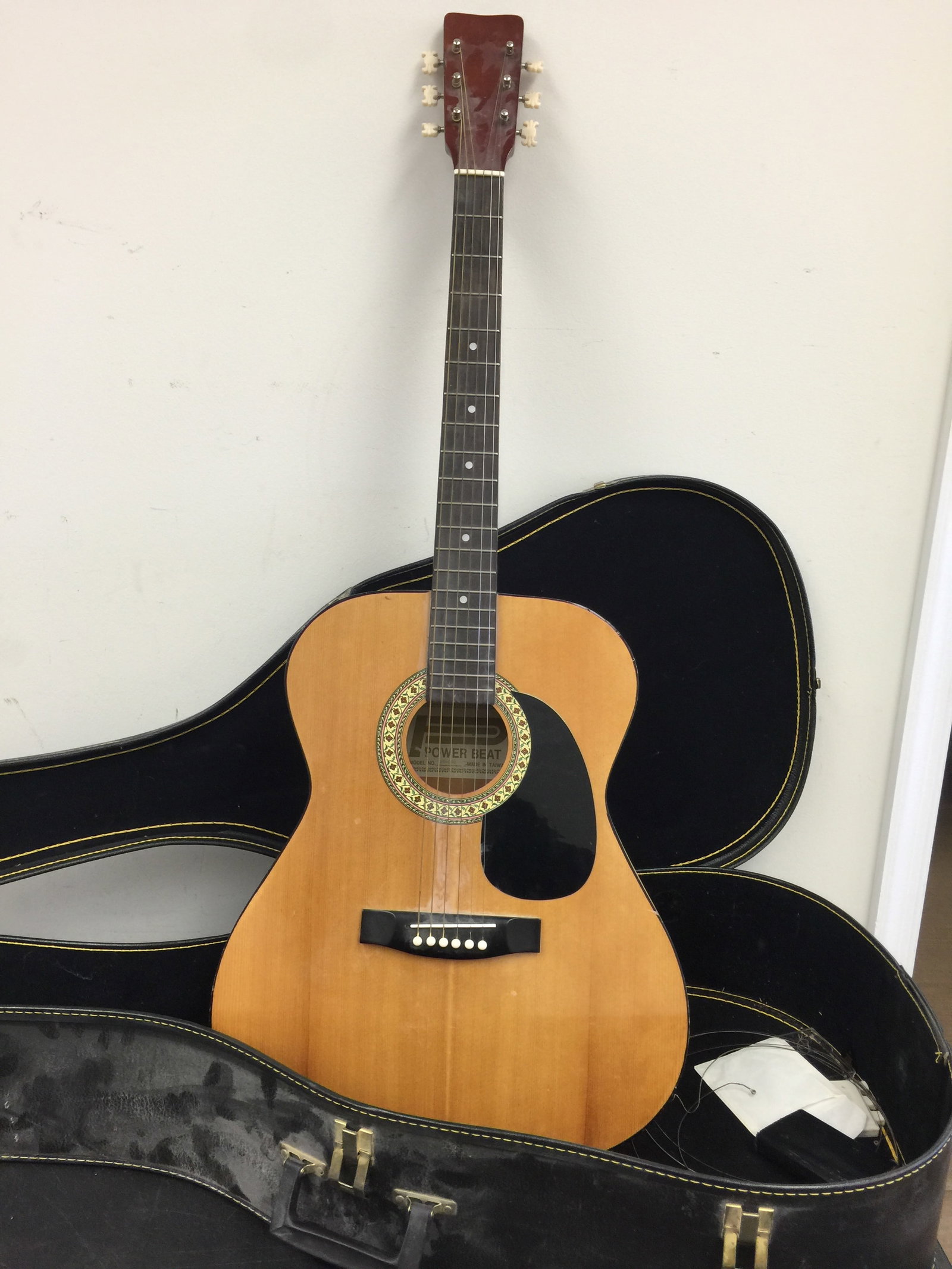 Power Beat Acoustic Guitar (1 of 5)