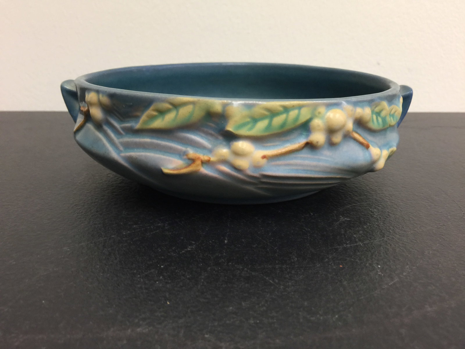 Roseville Snowberry Bowl: 7 1/2" x 2",