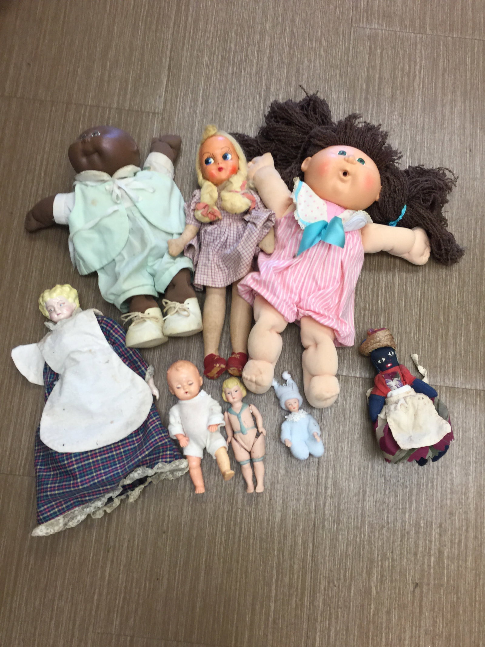 Vintage and Antique Dolls: 8 total, largest is 15",smallest is 5"