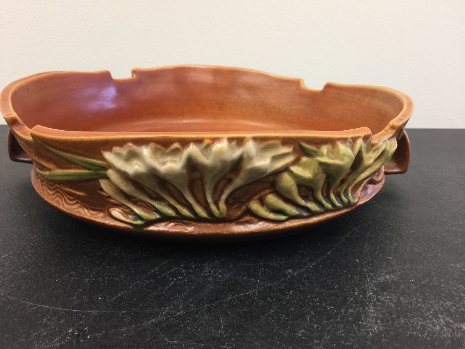 Roseville Freesia Console Bowl (1 of 5)