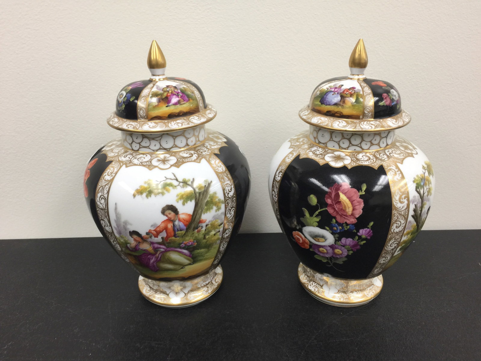 Meissen Urns Pair (1 of 6)
